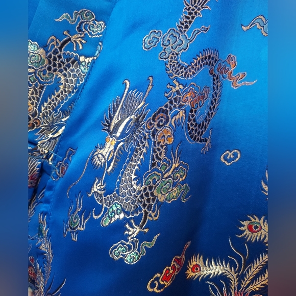 Vintage Japanese Kimono Blue Silk Metaliic Gold Dragons and Flowers Robe - Picture 8 of 10